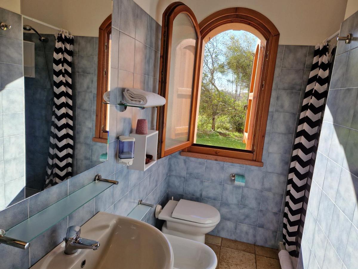 Hotel Perda Rubia San Giovanni Suergiu Bagian luar foto